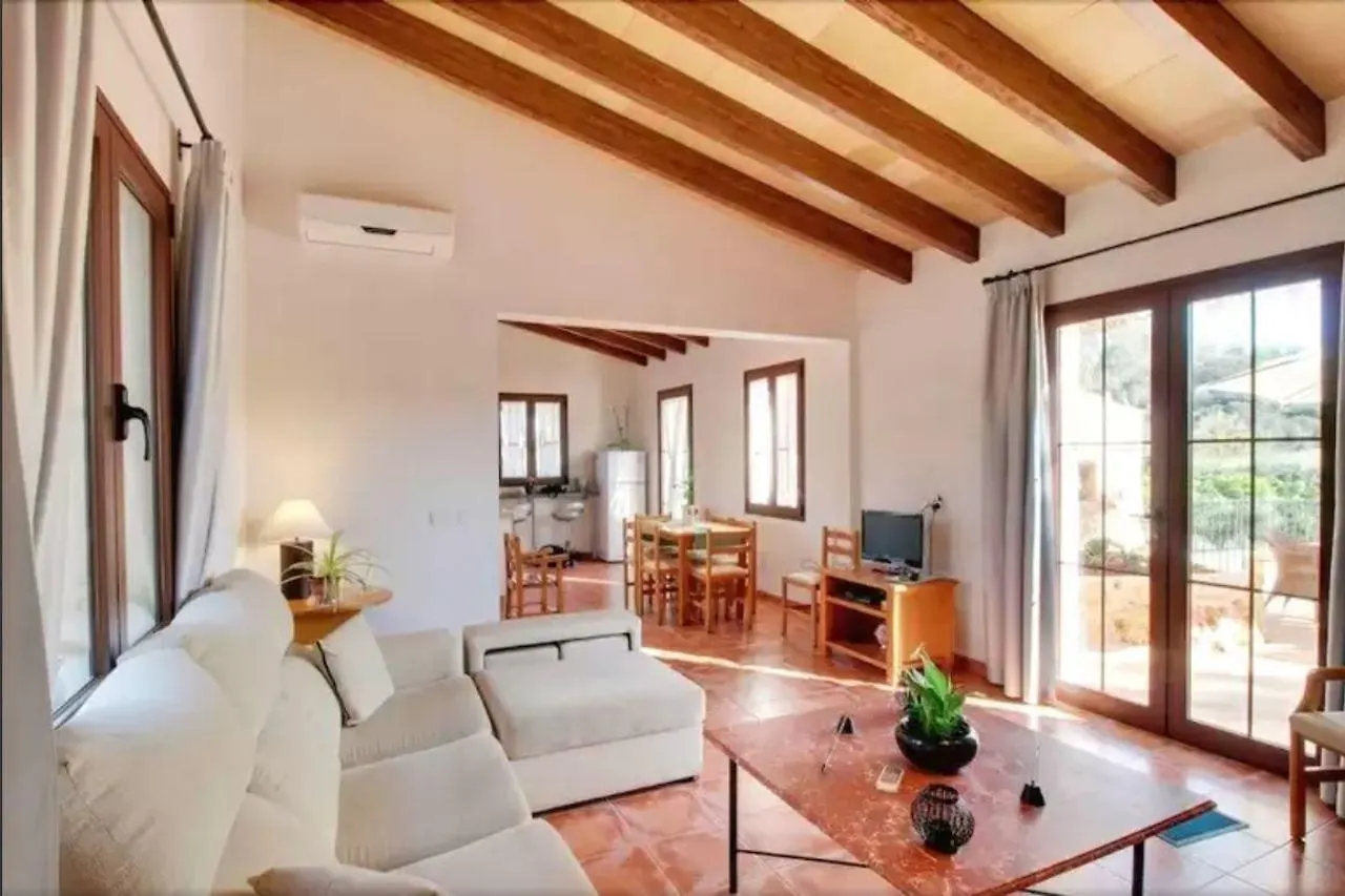 Finca S'Erical Костич Вилла